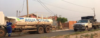 Clima de deserto afeta mananciais e dispara consumo de água Clima de deserto afeta mananciais e dispara consumo de água