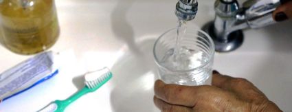 Concessionária alerta sobre a importância do uso consciente da água nas férias de verão Concessionária alerta sobre a importância do uso consciente da água nas férias de verão