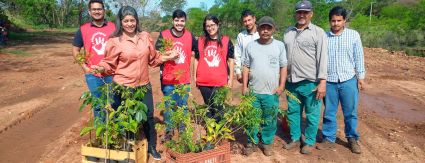 Águas Andradina e Águas Castilho participam de plantios em homenagem ao Dia da Árvore