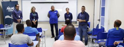 Capacitação profissional prepara trabalhadores para conectar imóveis à rede de saneamento Capacitação profissional prepara trabalhadores para conectar imóveis à rede de saneamento