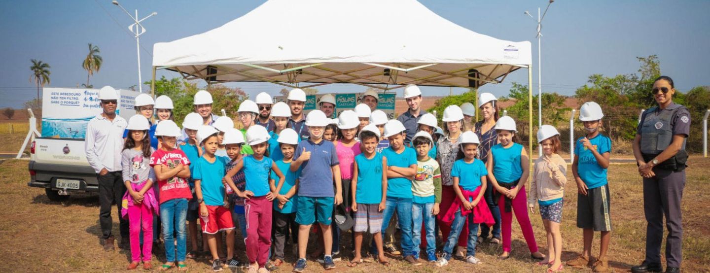 Águas Castilho realiza plantio em comemoração ao Dia da Árvore Águas Castilho realiza plantio em comemoração ao Dia da Árvore