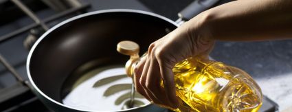 Iguaçu Saneamento alerta para o descarte correto do óleo de cozinha nas festas de fim de ano